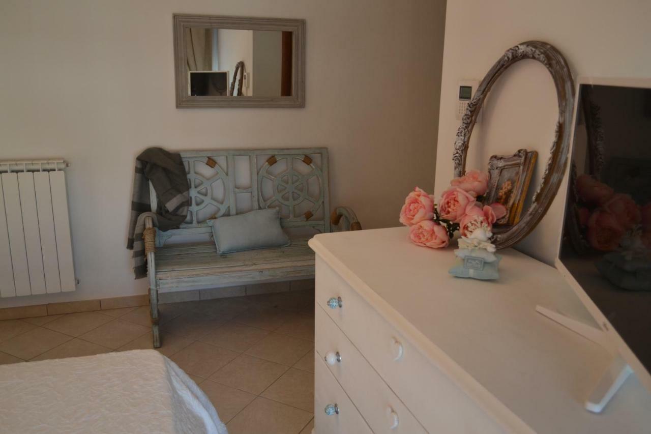 Airport & Fair Suite Apartments Фиумичино Екстериор снимка